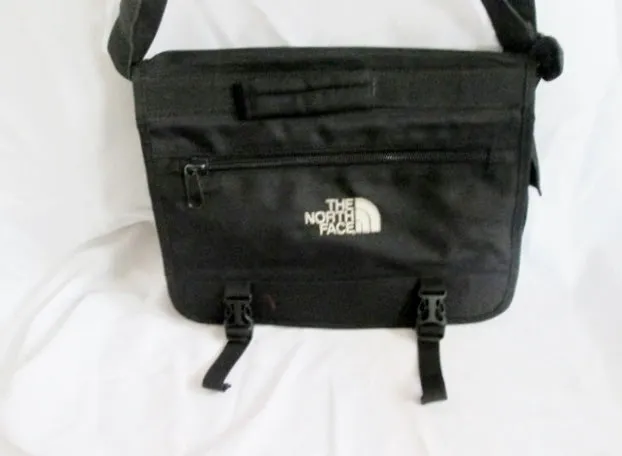 THE NORTH FACE Travel Book Bag Canvas Crossbody Messenger BLACK Man Purse Pockets